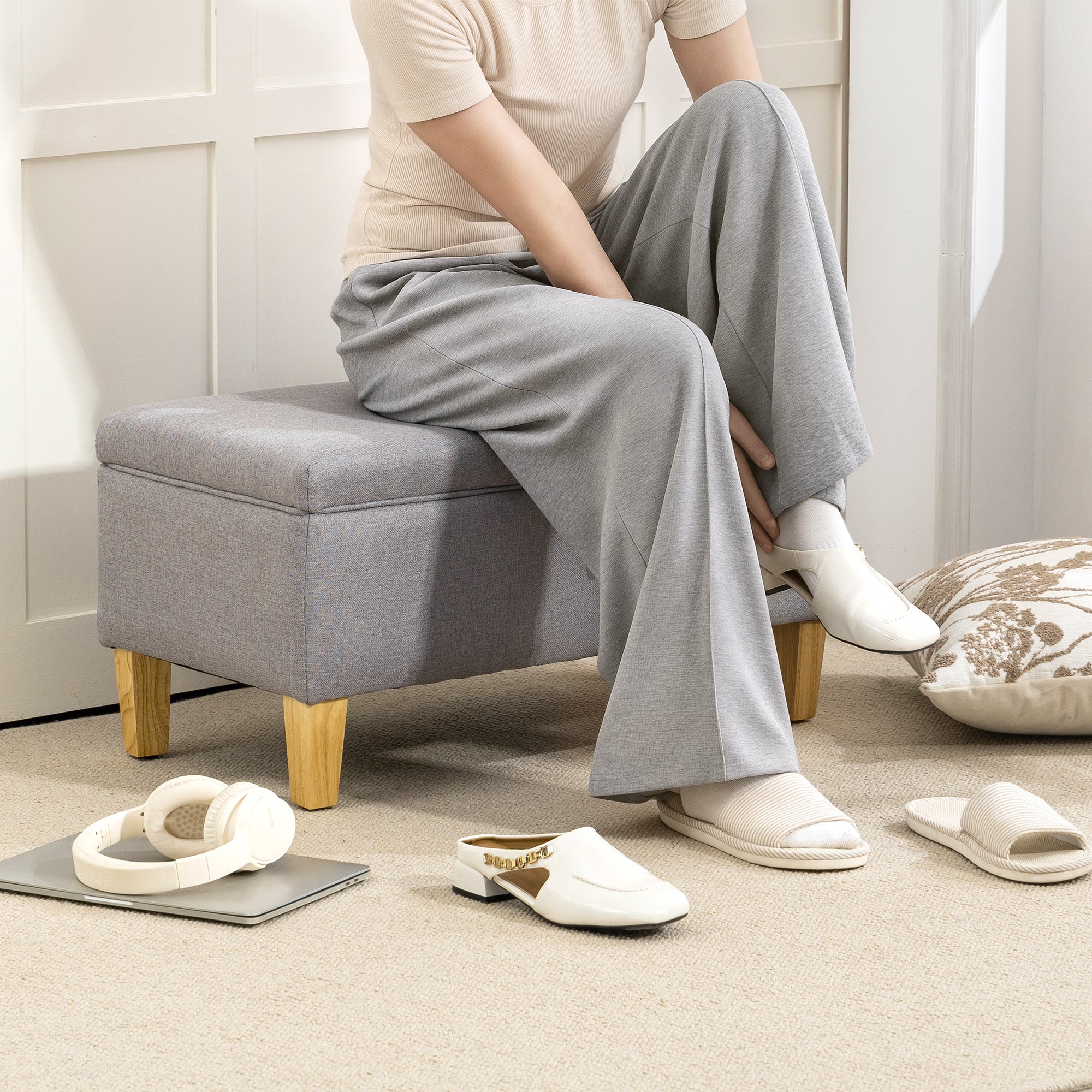 30L Linen Storage Ottoman Padded Footstool with Rubberwood Legs for Storage Box, Bed End, Shoe Bench, Seating, Light Grey